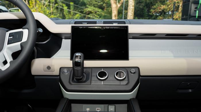 Chi tiết Land Rover Defender 130 giá hơn 7 tỷ vừa ra mắt tại Việt Nam - 12