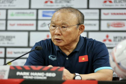 Trực tiếp họp báo ĐT Việt Nam đấu Indonesia: HLV Park Hang Seo nói gì về chiến thuật?