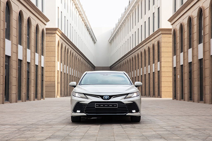 Giá xe Toyota Camry niêm yết và lăn bánh tháng 1/2023 - 5