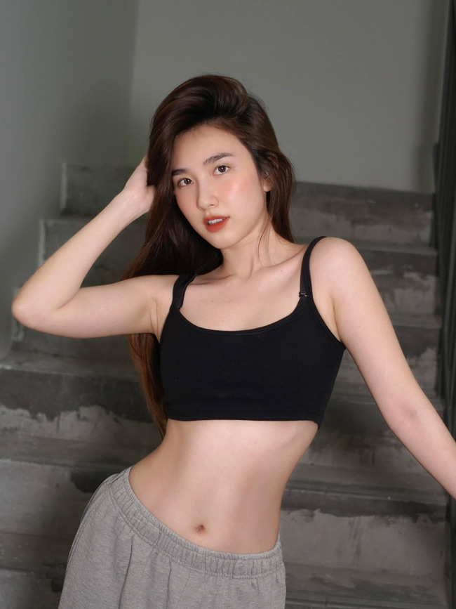 Cô nàng thường xuất hiện trong những shoot hình khoe body quyến rũ thế này.&nbsp;
