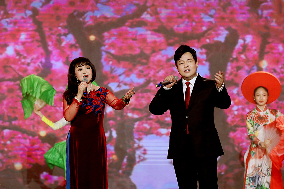Quang Lê mời Hoài Linh giả gái trong show tiền tỷ - hình ảnh 3