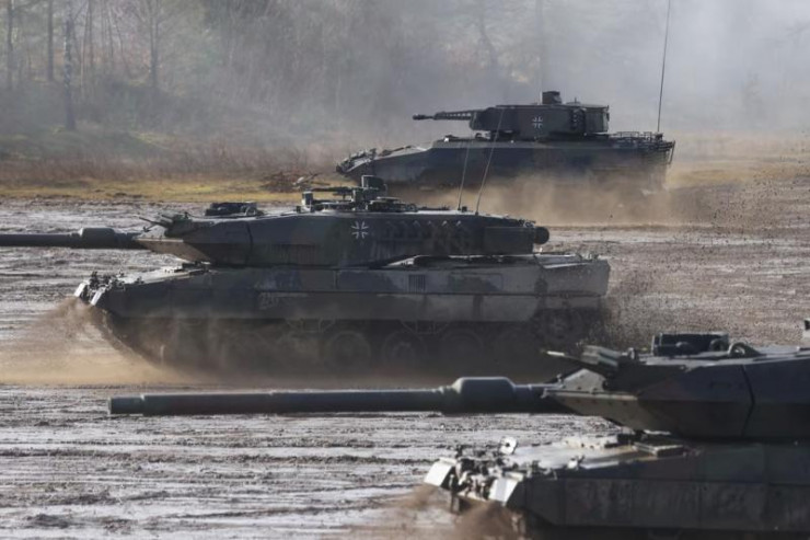 Ukraine vừa tố EU cấp vũ khí "hết hạn", Pháp lại giục Đức cấp siêu tăng Leopard - 2
