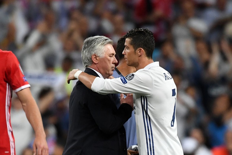 HLV Ancelotti gọi Ronaldo là "huyền thoại" của Real Madrid