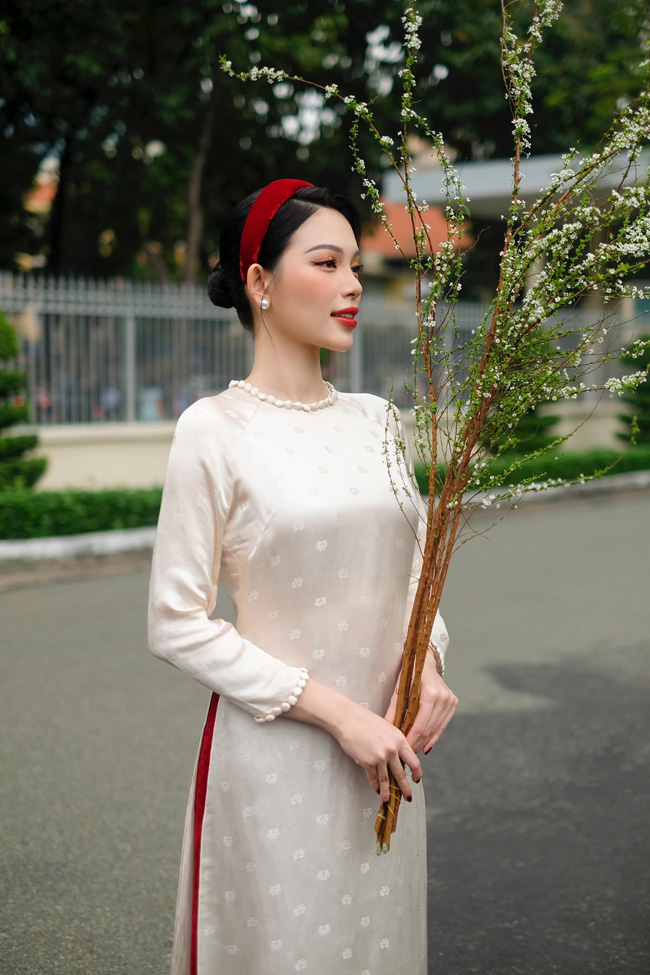 Cận cảnh nhan sắc cô gái được em chồng Hà Tăng cầu hôn - hình ảnh 18