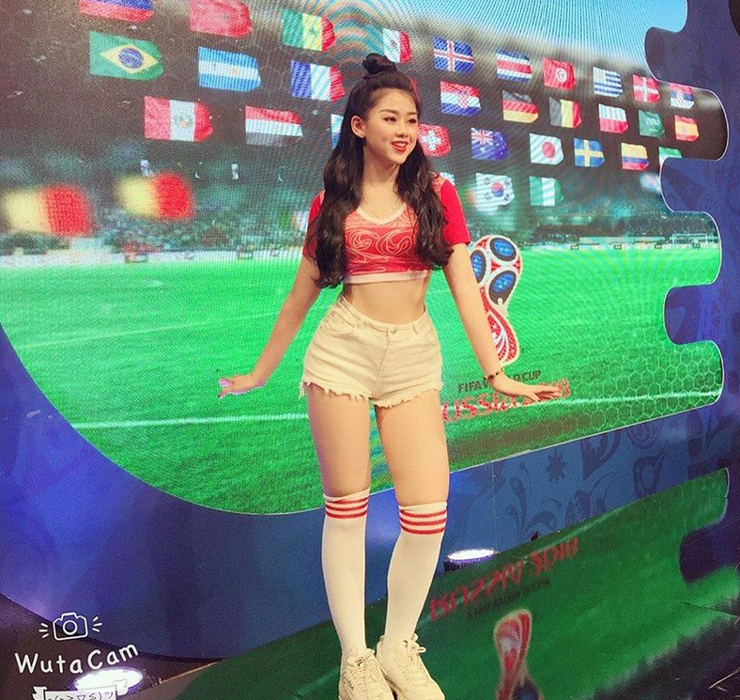 Cô nàng còn là một trong 32 hot girl tham gia Nóng cùng World Cup 2018.
