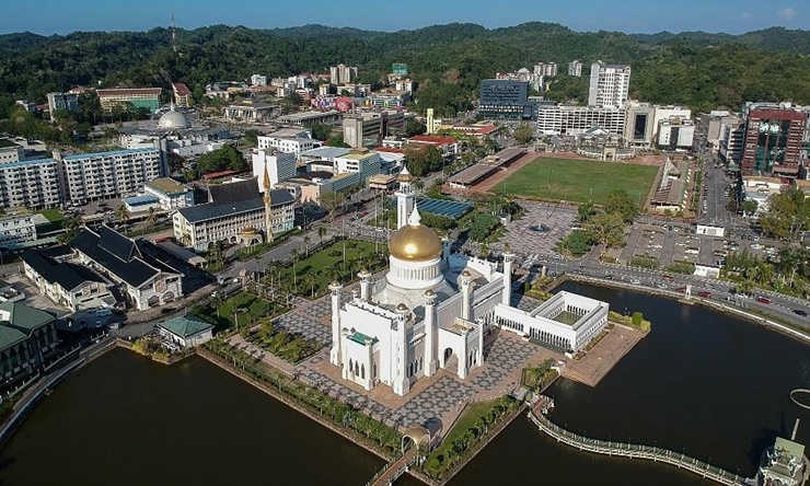 Đây là đất nước có diện tích nhỏ bé ở Đông Nam Á, trước năm 1929 còn nghèo nàn, nhưng hiện giàu "khủng".
