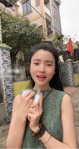 Quang Hải đưa bạn gái hot girl về ra mắt gia đình ngày giáp Tết? - 1