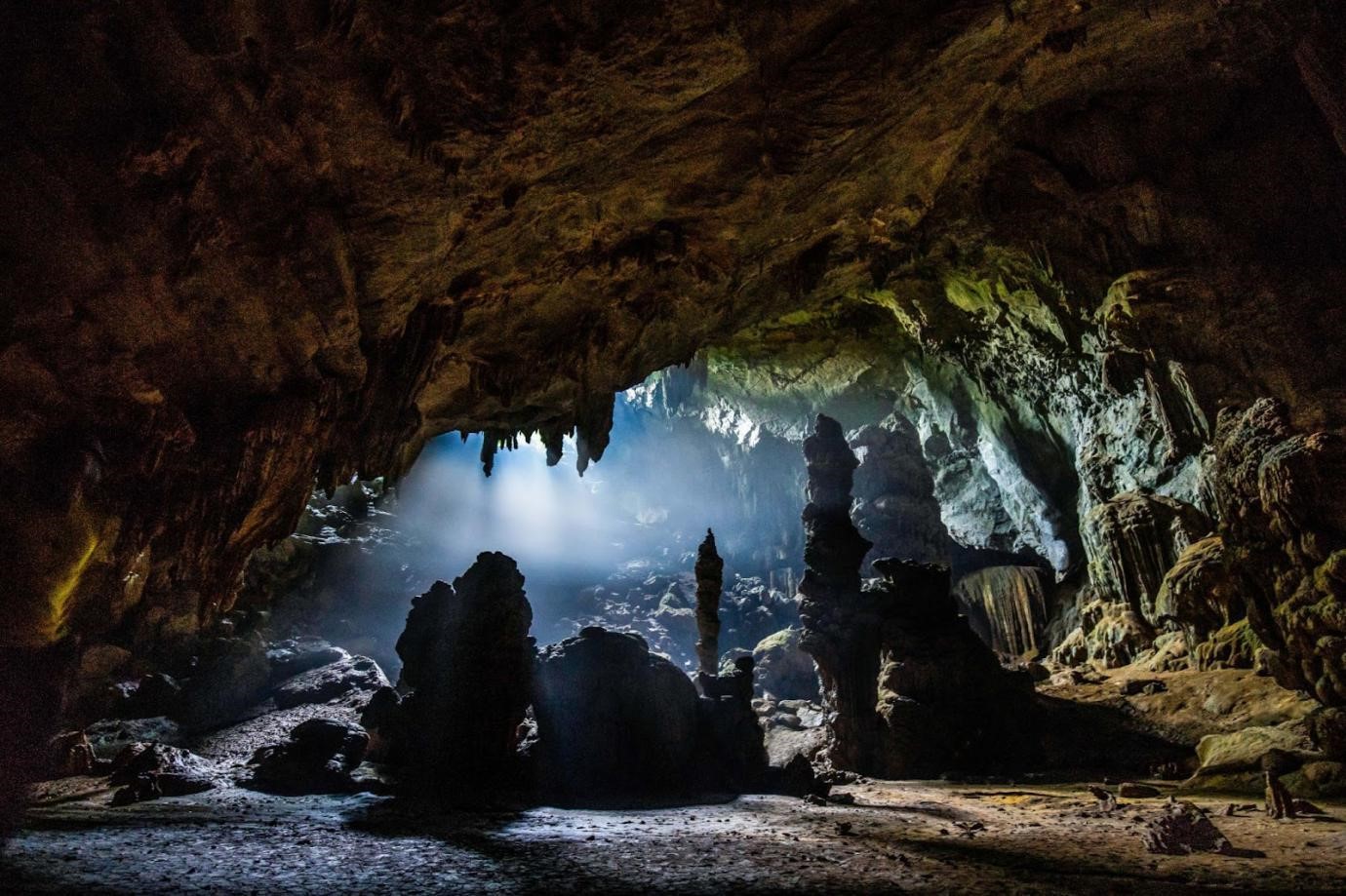 Hang Hoàn Mỹ - thuộc hệ thống hang động tại Quảng Bình.