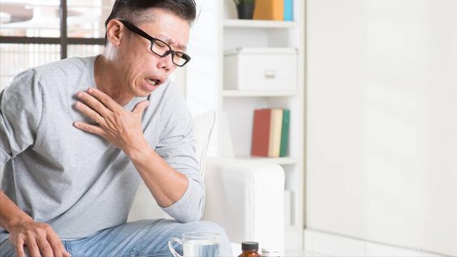 Đau ngực chưa hẳn là đau tim, 4 căn bệnh gây đau tức ngực cần phải cảnh giác - 4