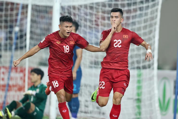 Tiến Linh sáng cửa "vua phá lưới" AFF Cup 2022