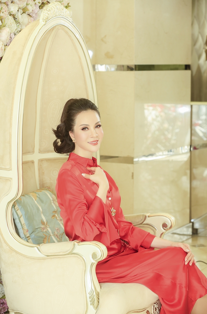 "Nữ hoàng ảnh lịch" Thanh Mai khoe vai trần gợi cảm - 7