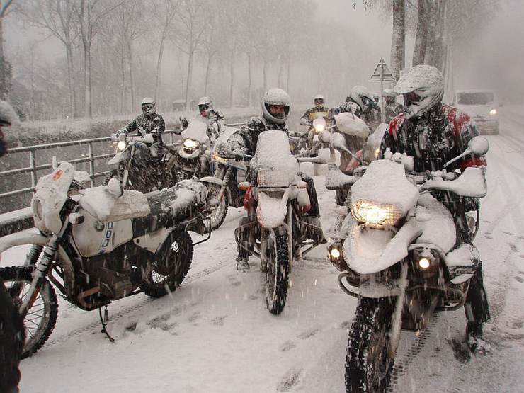 Top 10 lưu ý lái xe máy nên biết trong mùa đông giá lạnh Tết 2023 - 10