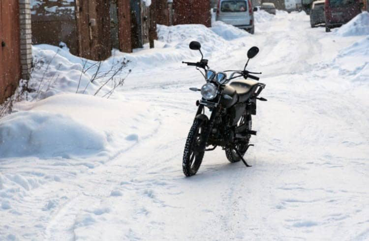 Top 10 lưu ý lái xe máy nên biết trong mùa đông giá lạnh Tết 2023 - 2