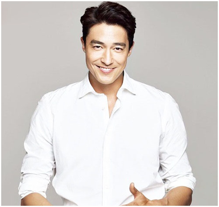 Daniel Henney là mỹ nam lai hai dòng máu Mỹ - Hàn. Anh là diễn viên kiêm người mẫu nổi tiếng.
