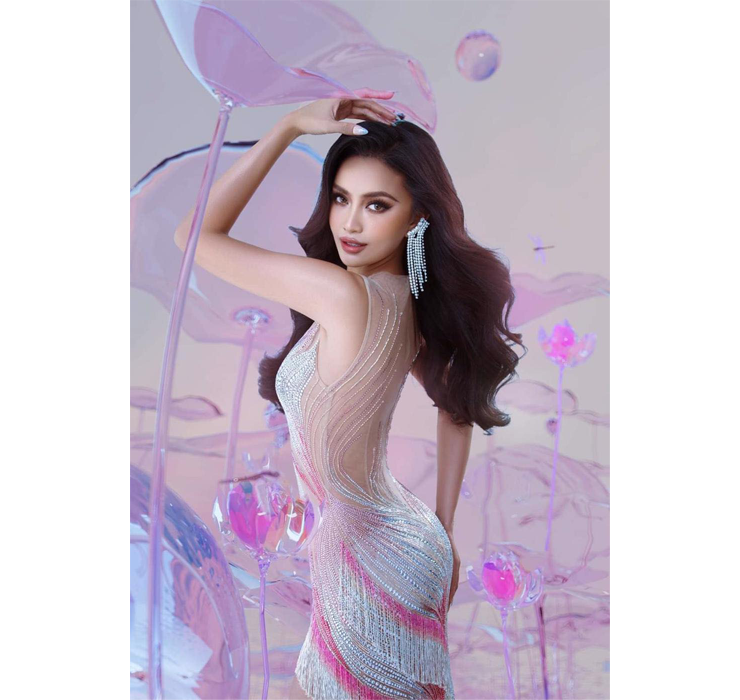 Ngọc Châu đăng quang ngôi vị Hoa hậu Hoàn vũ Việt Nam 2022.
