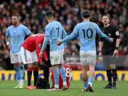 Bóng đá - Cầu thủ Man City &quot;hỏi tội&quot; trọng tài, đôi co với Maguire trong đường hầm