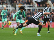 Bóng đá - Video bóng đá Newcastle - Fulham: Hi hữu penalty, bàn thắng &quot;vàng&quot; phút 89 (Ngoại hạng Anh)