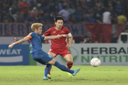 Video bóng đá Thái Lan - Việt Nam: Ác mộng Theerathon, bài học đẳng cấp (Chung kết AFF Cup)