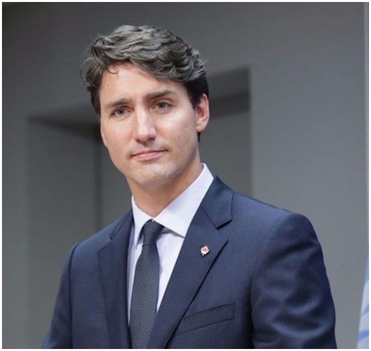 Thủ tướng Justin Trudeau của Canada cũng được đánh giá là một &#34;nam thần&#34; trên chính trường thế giới. Không chỉ được biết đến với vai trò lãnh đạo một đất nước, Justin Trudeau còn &#34;đốn tim&#34; hàng triệu người bởi vẻ ngoài lịch lãm, phong độ.
