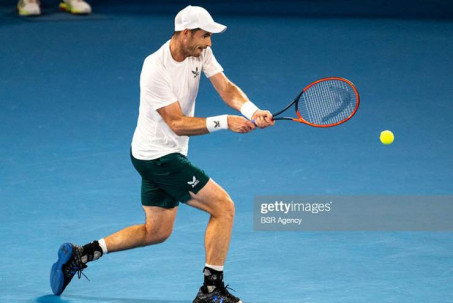 Australian Open ngày 2: Murray và Zverev phải rượt đuổi đầy căng thẳng