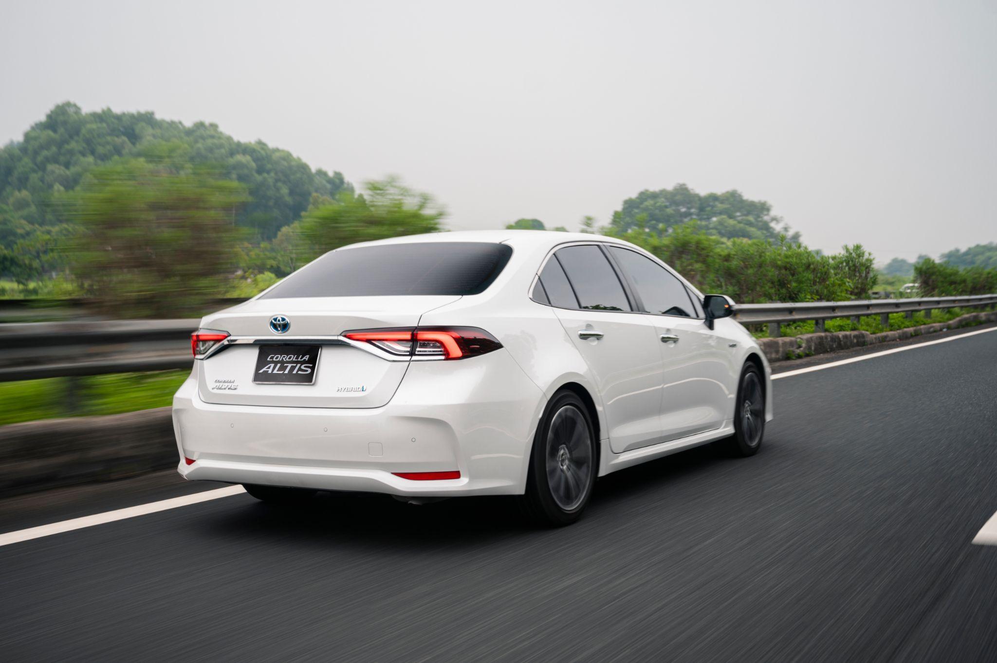 Corolla Altis: Hay như Camry mà giá lại quá hời - 3