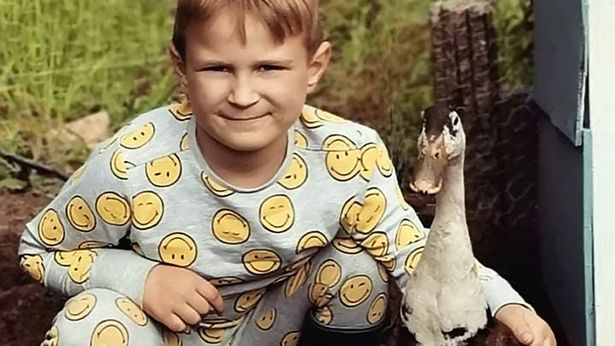 Chú vịt đáng yêu “gây sốt” với những trò tinh nghịch như người - 2