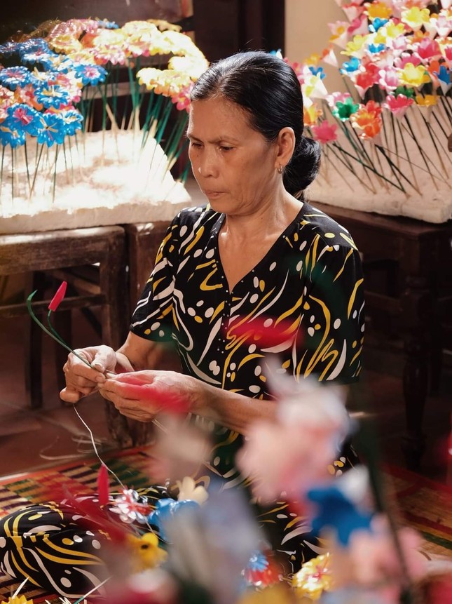 Làng nghề truyền thống xứ Huế rộn ràng đón Tết: Mộng mơ nét Huế, mang đậm giá trị truyền thống - 6