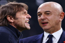 Tottenham ”dậy sóng”: HLV Conte mắng sếp lớn, chê bóng đá Anh kém Ý