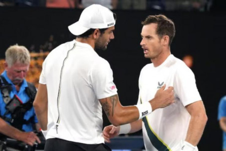 Murray đánh bóng "ma thuật" ở Australian Open, hông kim loại vẫn dẻo dai