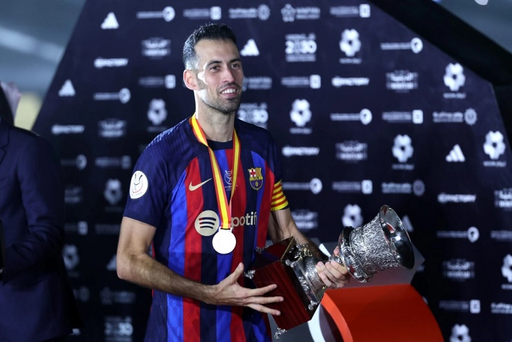 Busquets từ chối mức lương 20 triệu euro/năm từ Al Nassr