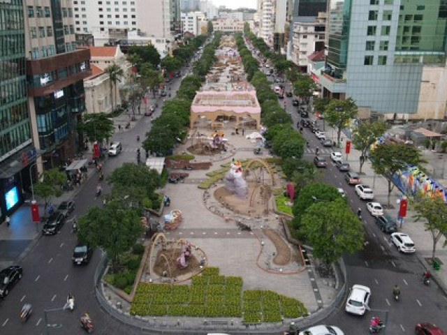 Diện mạo đường hoa Nguyễn Huệ 2023 trước giờ mở cửa