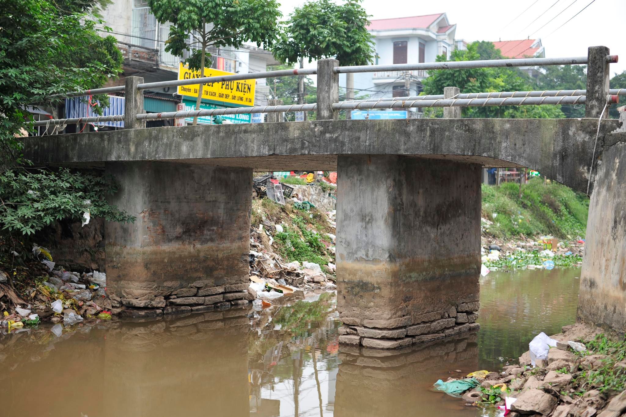 Cây cầu đầu tiên ông Sản bỏ tiền túi ra làm.