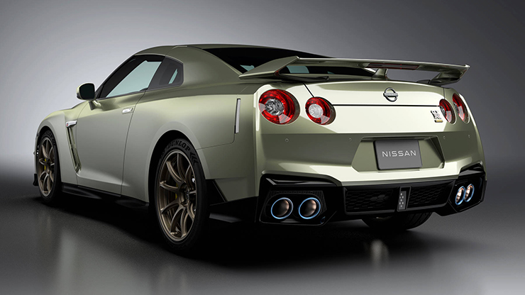 Nissan bổ sung thêm phiên bản đặc biệt cho dòng xe GT-R - 9