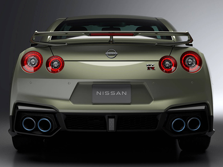 Nissan bổ sung thêm phiên bản đặc biệt cho dòng xe GT-R - 11
