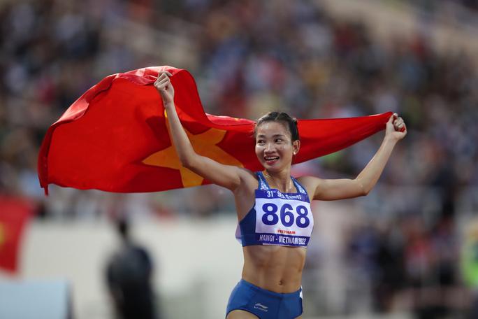 Oanh giành 3 HCV và giành danh hiệu "Vận động viên xuất sắc nhất SEA Games 31"