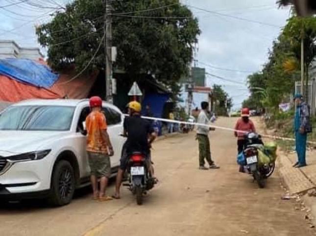 Hiện trường được phong tỏa để điều tra vụ việc