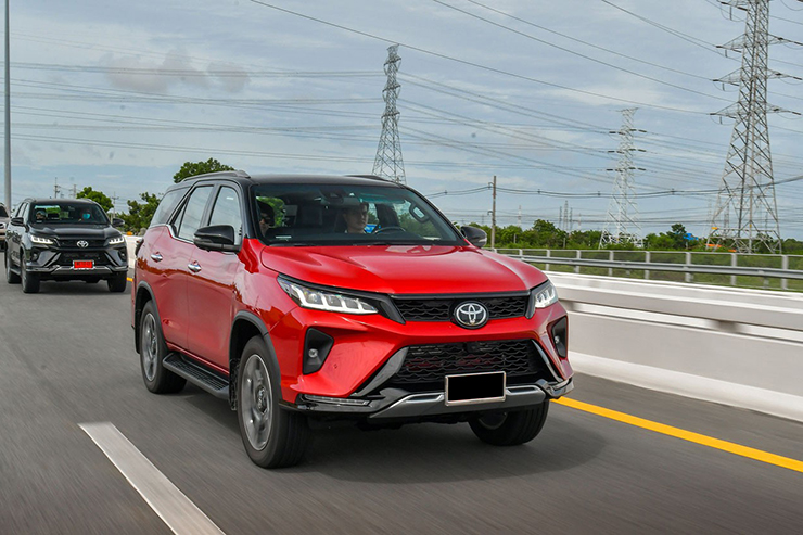 Giá xe Toyota Fortuner niêm yết và lăn bánh tháng 1/2023 - 14