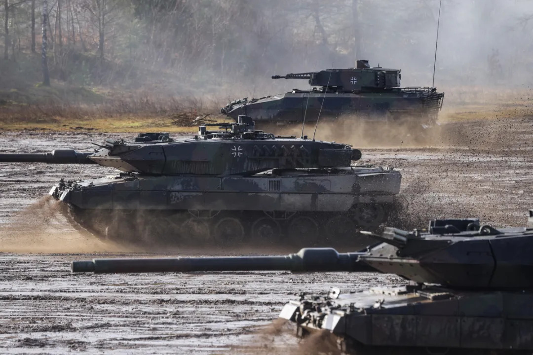 Xe tăng Leopard 2 do Đức sản xuất được cho là phù hợp để chiến đấu ở Ukraine (ảnh: CNN)
