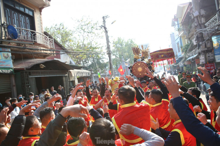 Tưng bừng lễ hội rước pháo khổng lồ ở làng Đồng Kỵ - hình ảnh 4