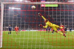 Video bóng đá Bayern Munich - Koln: Tuyệt phẩm sút xa giải cứu phút 90 (Bundesliga)