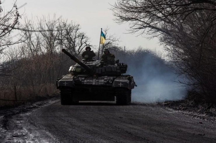 Phương Tây đang thuyết phục Ukraine thay đổi chiến thuật. Ảnh: Oleksandr Ratushniak/REUTERS