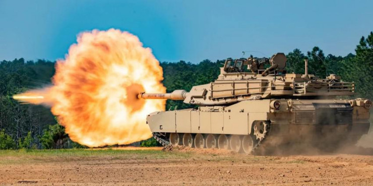 Một chiếc M1A2 Abrams tại trường quân sự Fort Benning, bang Georgia (Mỹ) ngày 29-4-2022. Ảnh: QUÂN ĐỘI MỸ