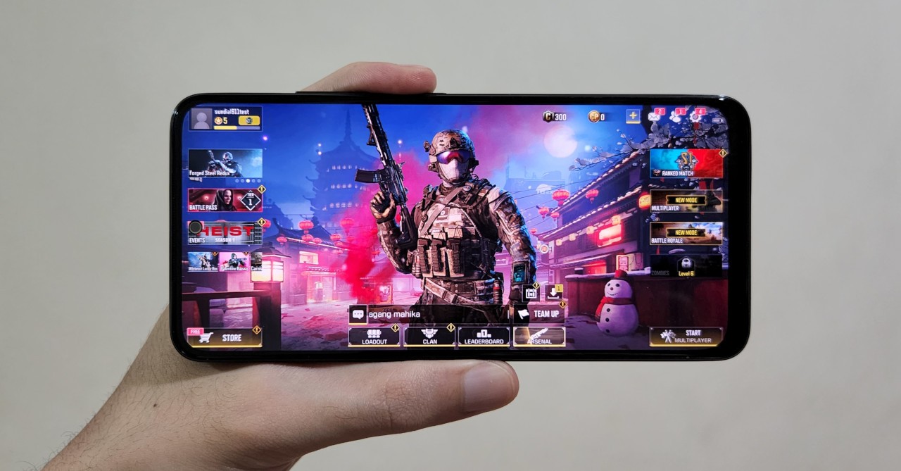 2 smartphone tầm trung có thể chơi tốt các tựa game phổ biến.