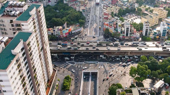 Tại đây sẽ hình thành nút giao thông có 3 tầng xe chạy, kỳ vọng giải quyết tình trạng ùn tắc giao thông trong khu vực. Đây là hầm chui thứ tư của Hà Nội đi vào hoạt động. Trước đó hầm Kim Liên - Xã Đàn khánh thành năm 2009, hầm chui Trần Duy Hưng - Đại lộ Thăng Long và hầm chui Thanh Xuân cùng được đưa vào sử dụng năm 2016.