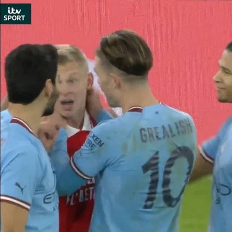 Arsenal thua Man City: Fan chê SAO cứng đầu, Zinchenko gây gổ đồng đội cũ - 4