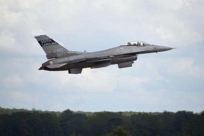 Mỹ đang thúc đẩy nhanh chóng việc chuyển giao máy bay chiến đấu F-16 cho Ukraine. Ảnh: Không quân Mỹ