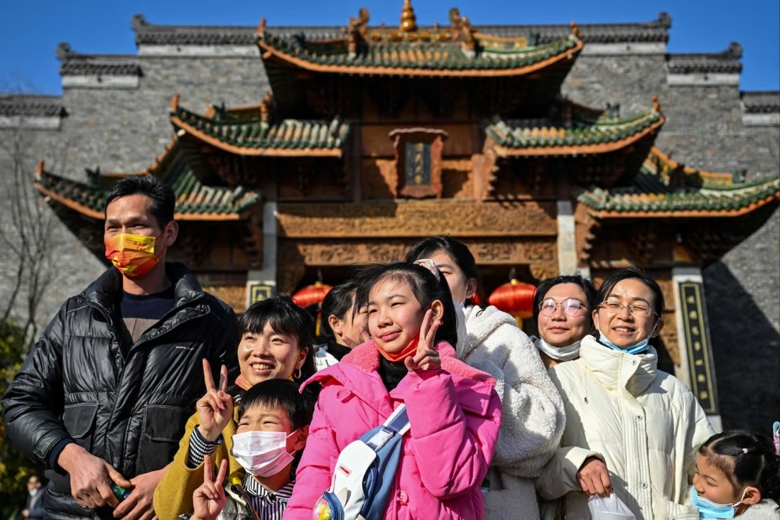 Người dân Trung Quốc đi du xuân trong dịp nghỉ Tết Nguyên đán (ảnh: SCMP)