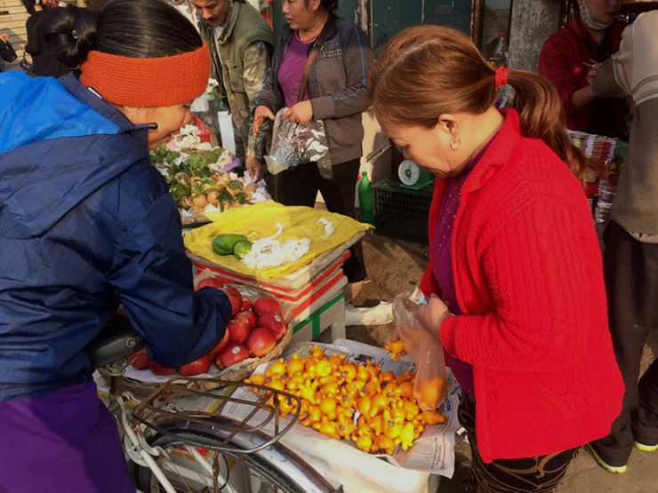 Dịp Tết Nguyên đán, quả dư thừa được bán trên thị trường với giá 10.000-25.000 đồng/quả tùy loại.
