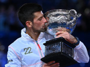 Thể thao - Djokovic trở lại ngôi số 1 thế giới: Bật khóc vì tủi thân, tiết lộ về chiếc áo bí mật