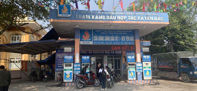 Cửa hàng xăng dầu ở Hà Nam bán giới hạn 30.000 đồng/xe máy